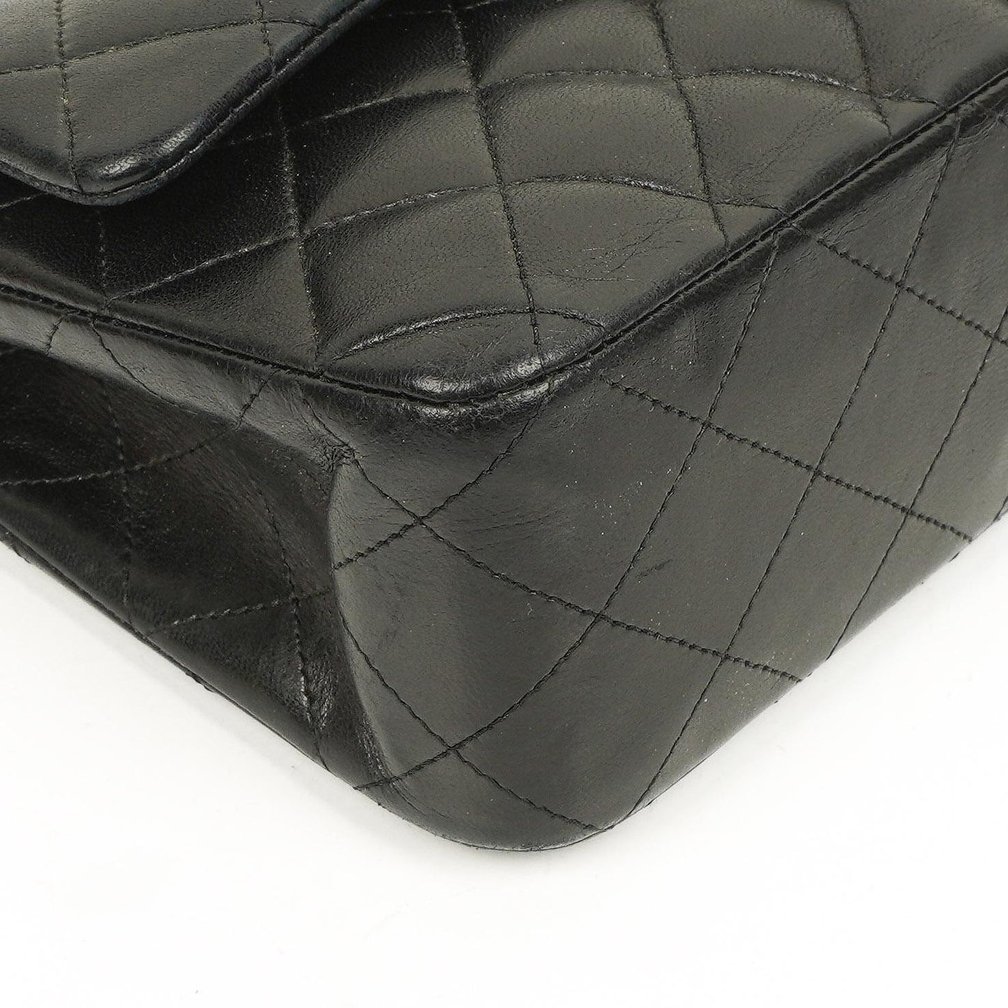 Chanel Vintage Mittelgroße Klassische Double Flap Tasche Schwarz Gestepptes Lammleder Mit Silberfarbenen Beschlägen