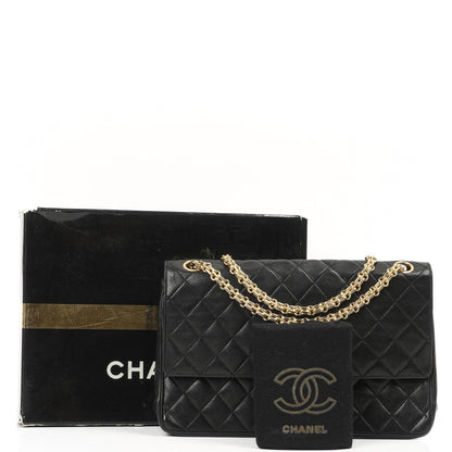 Chanel Vintage Medium Classic Double Flap Tasche Schwarzes gestepptes Lammleder mit 24K vergoldeten Beschlägen und Mademoiselle Kette