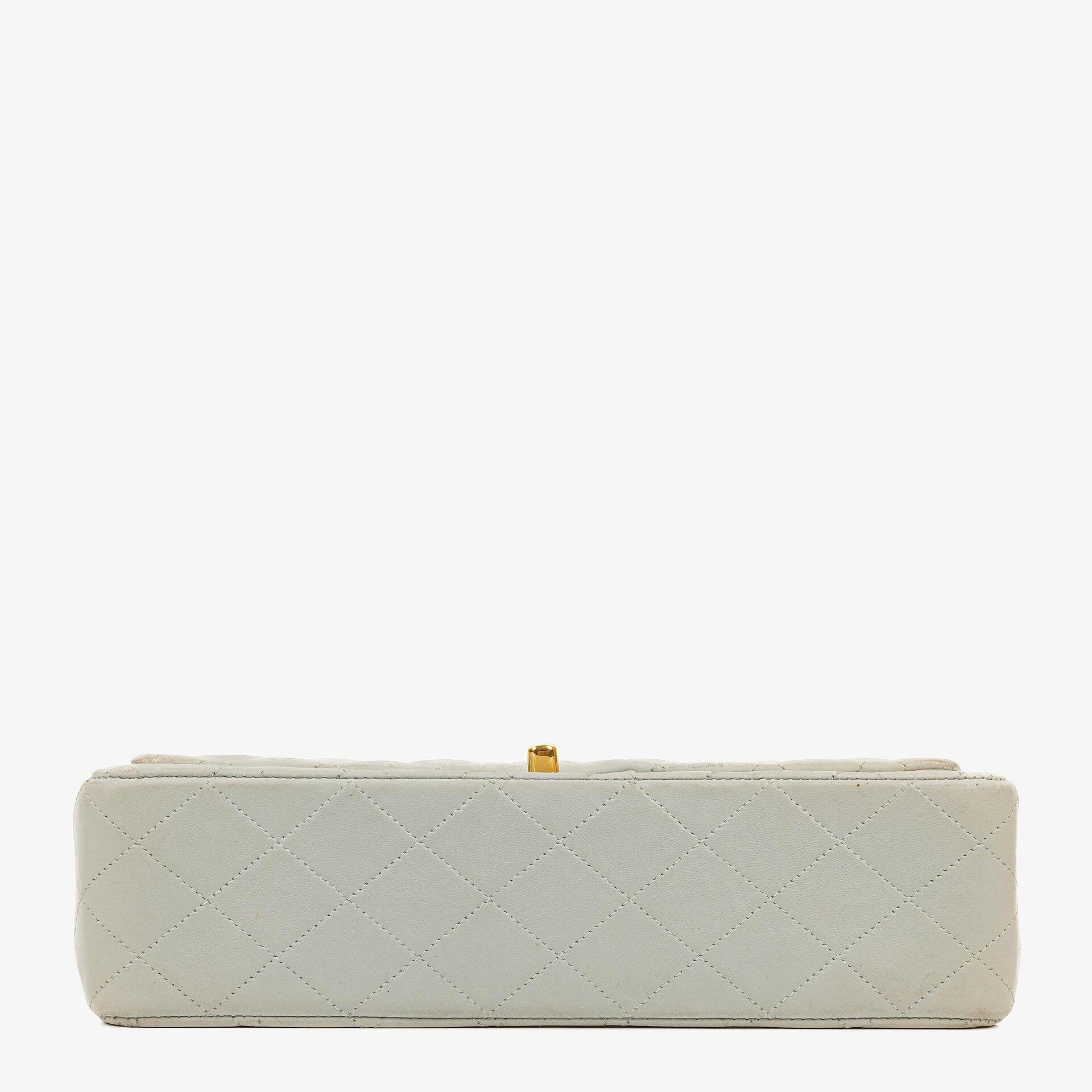 Chanel Vintage Classic Medium Double Flap Tasche aus gestepptem Lammleder mit 24K vergoldeter Hardware