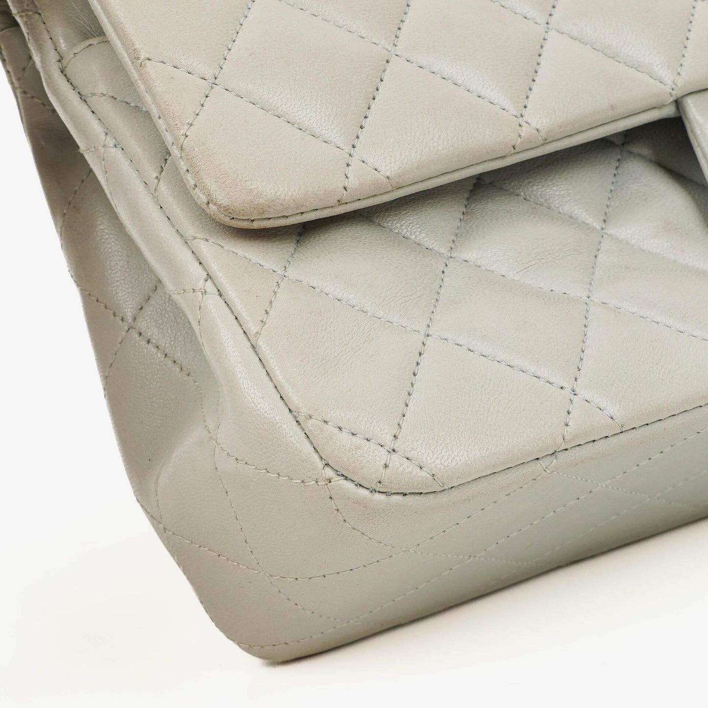 Chanel Vintage Classic Medium Double Flap Tasche aus gestepptem Lammleder mit 24K vergoldeter Hardware
