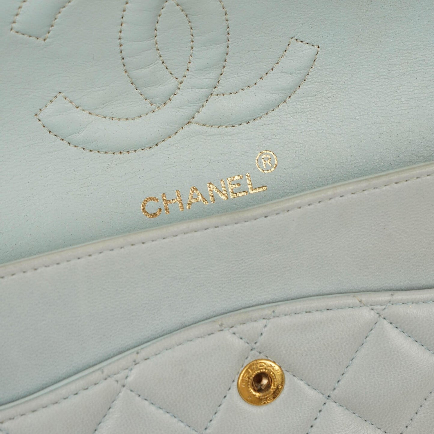Chanel Vintage Classic Medium Double Flap Tasche aus gestepptem Lammleder mit 24K vergoldeter Hardware