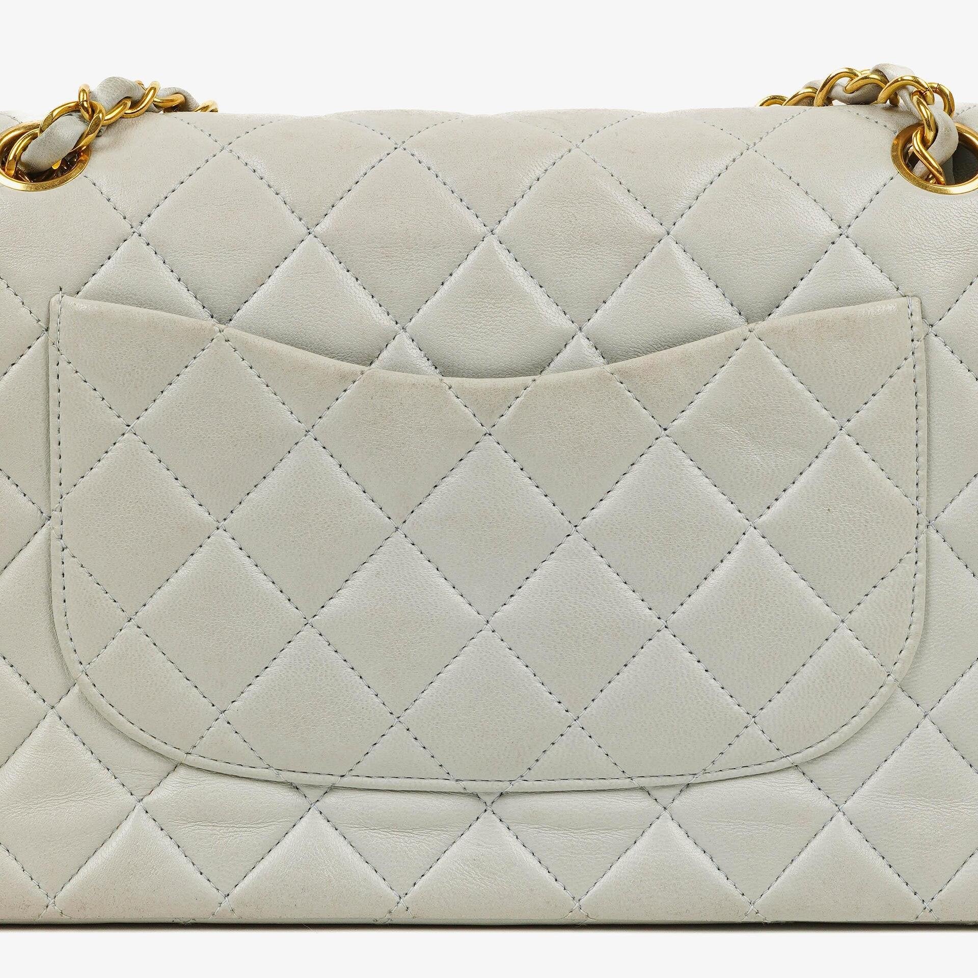 Chanel Vintage Classic Medium Double Flap Tasche aus gestepptem Lammleder mit 24K vergoldeter Hardware