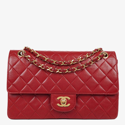 Chanel Vintage Medium Classic Double Flap Tasche aus rotem gestepptem Lammleder mit 24K vergoldeten Beschlägen