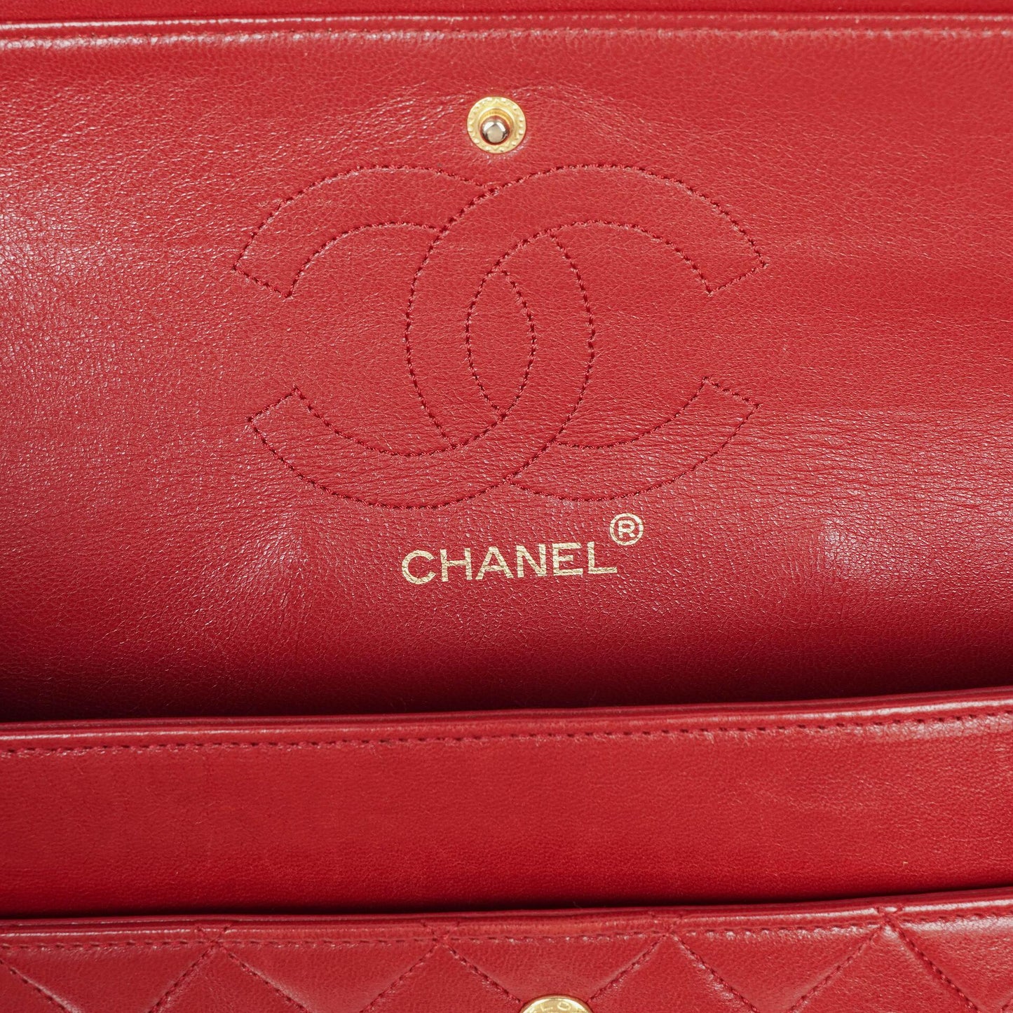 Chanel Vintage Medium Classic Double Flap Tasche aus rotem gestepptem Lammleder mit 24K vergoldeten Beschlägen