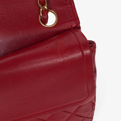 Chanel Vintage Medium Classic Double Flap Tasche aus rotem gestepptem Lammleder mit 24K vergoldeten Beschlägen