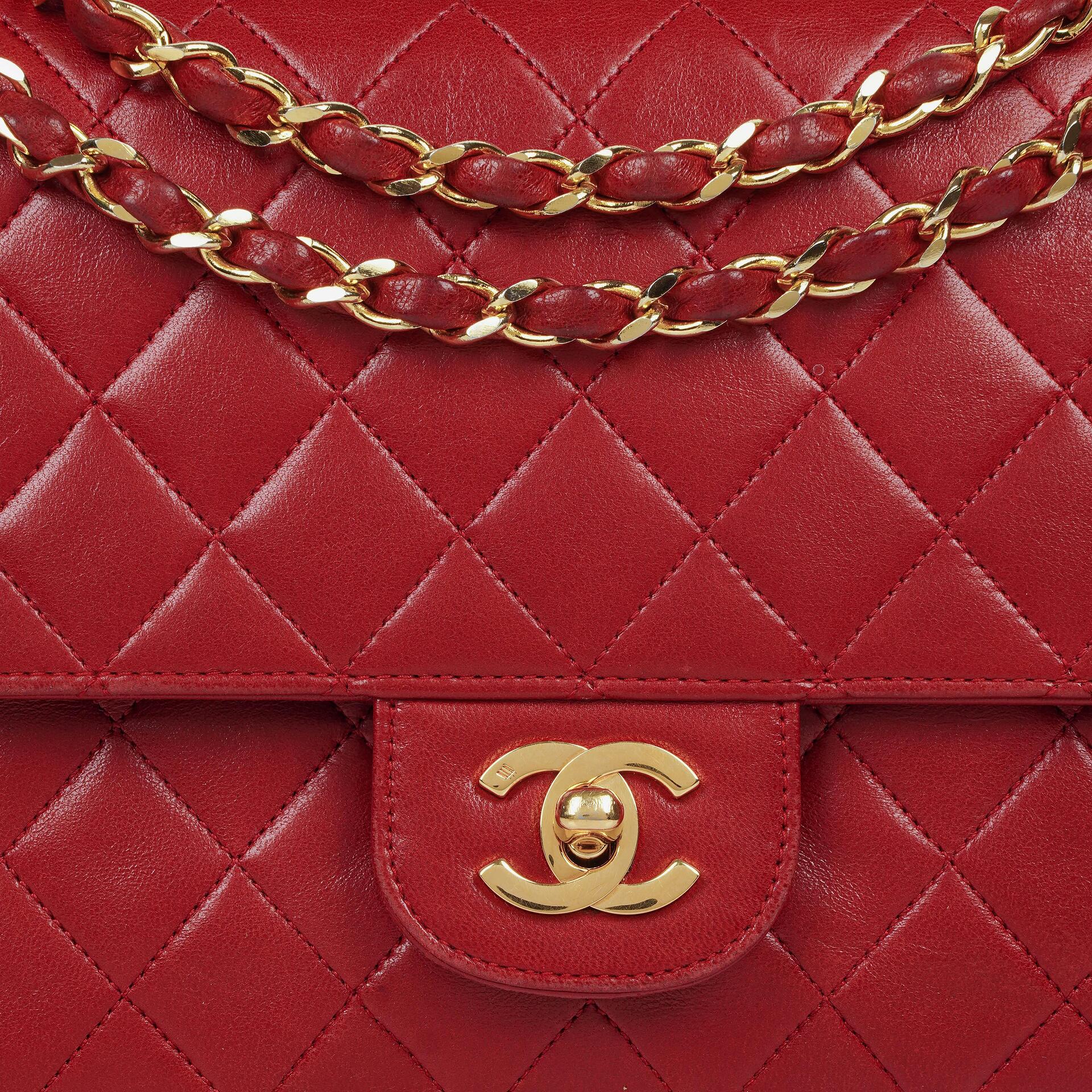 Chanel Vintage Medium Classic Double Flap Tasche aus rotem gestepptem Lammleder mit 24K vergoldeten Beschlägen