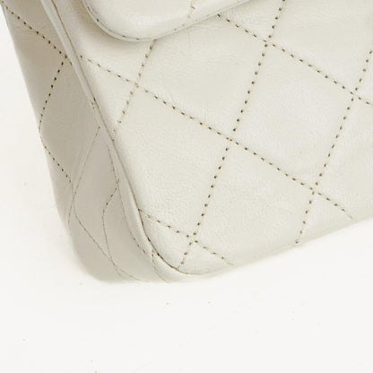 Chanel Vintage Classic Double Flap Tasche Medium aus weißem gestepptem Lammleder mit 24K vergoldeter Hardware