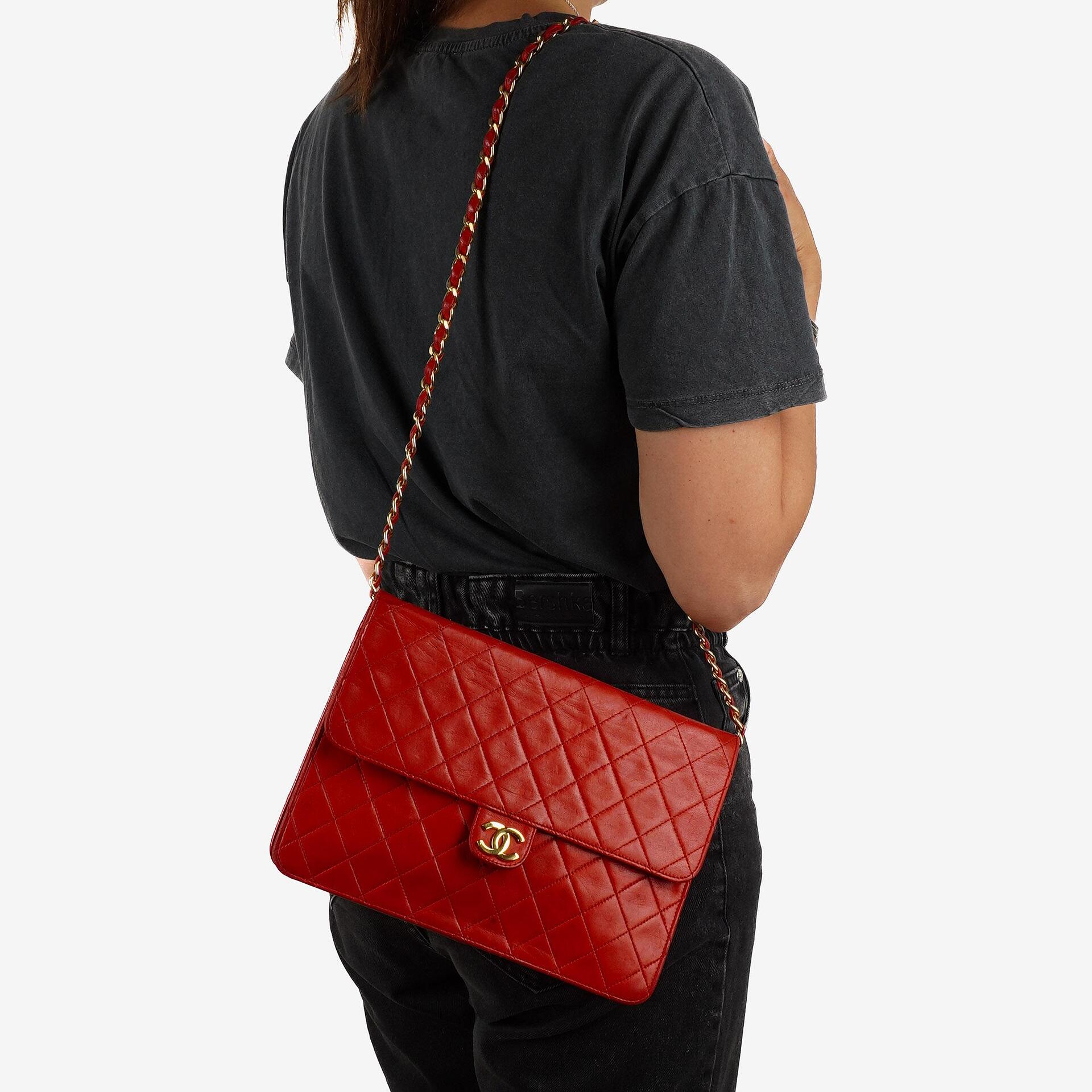 Chanel Vintage Medium Classic Single Flap Bag, Rotes gestepptes Lammleder, 24K Goldplattierte Hardware
