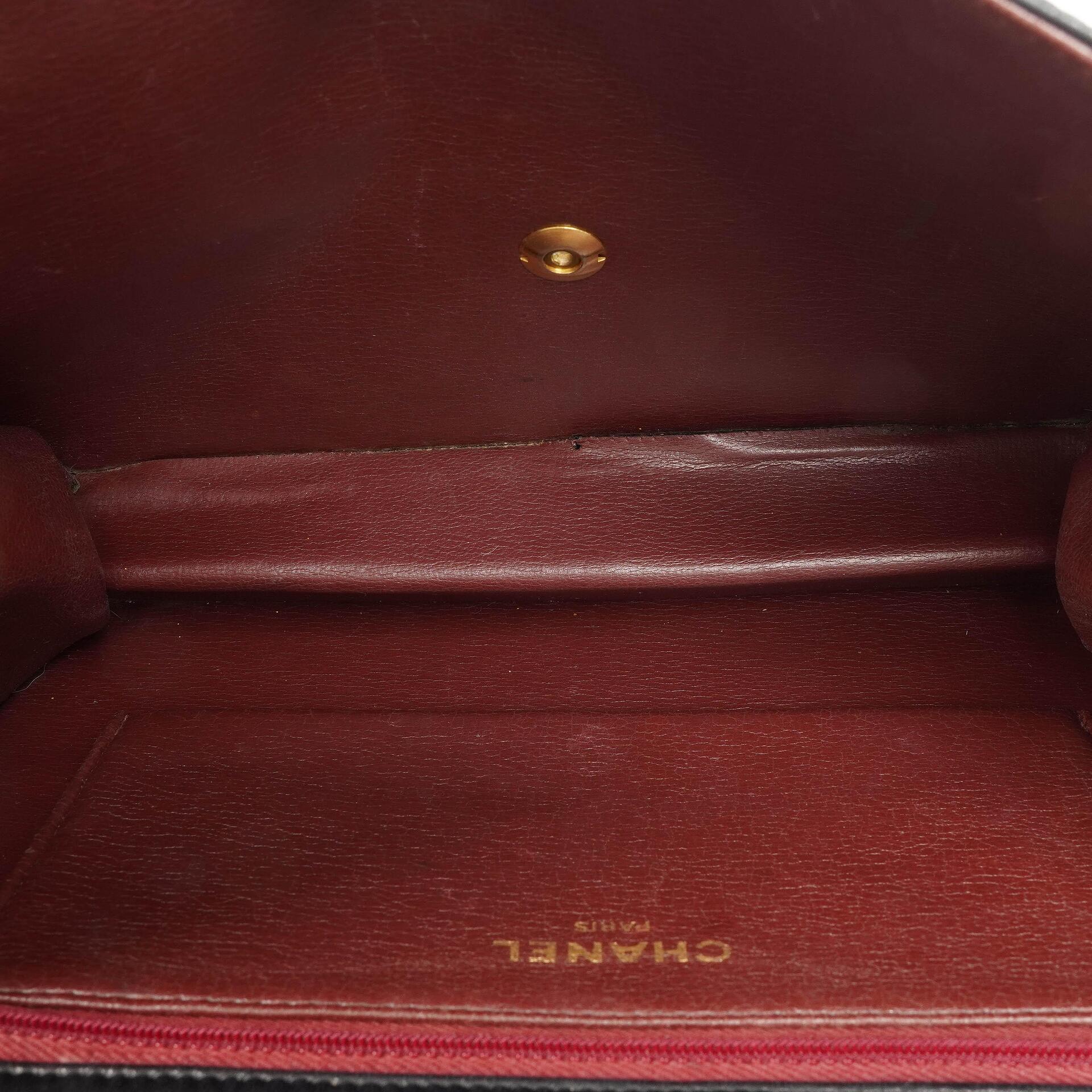 Chanel Vintage Mittlere Klassische Einzelklappen Tasche schwarzes gestepptes Lammleder mit 24K vergoldeten Beschlägen