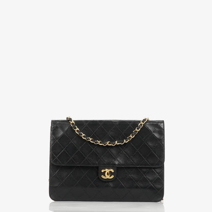 Chanel Vintage Mittlere Klassische Einzelklappen Tasche schwarzes gestepptes Lammleder mit 24K vergoldeten Beschlägen