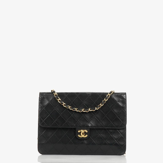 Chanel Vintage Mittlere Klassische Einzelklappen Tasche schwarzes gestepptes Lammleder mit 24K vergoldeten Beschlägen