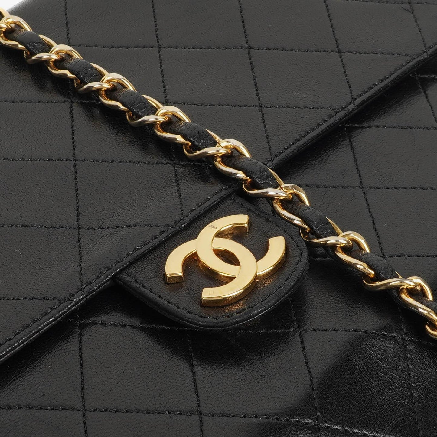 Chanel Vintage Mittlere Klassische Einzelklappen Tasche schwarzes gestepptes Lammleder mit 24K vergoldeten Beschlägen