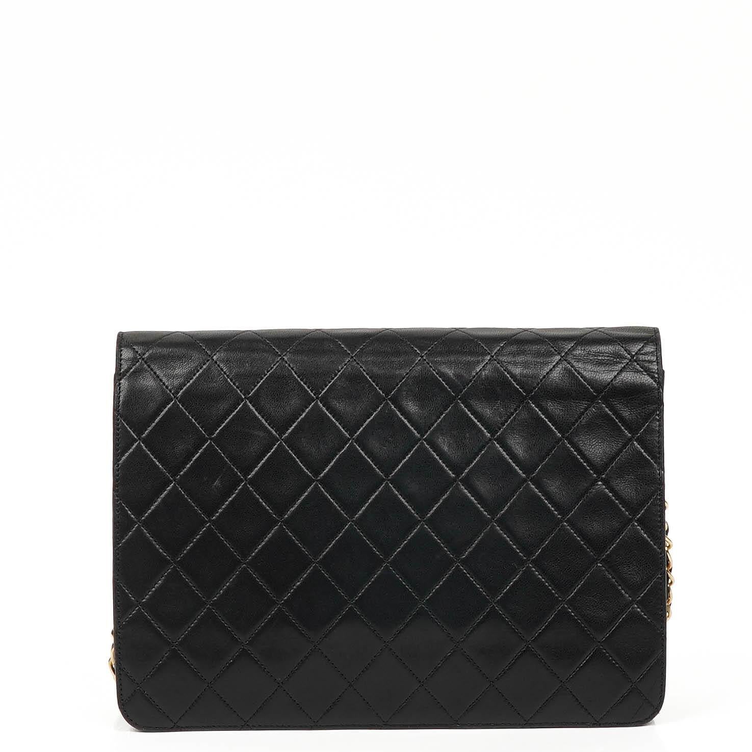 Chanel Vintage Mittlere Klassische Einzelklappen Tasche schwarzes gestepptes Lammleder mit 24K vergoldeten Beschlägen