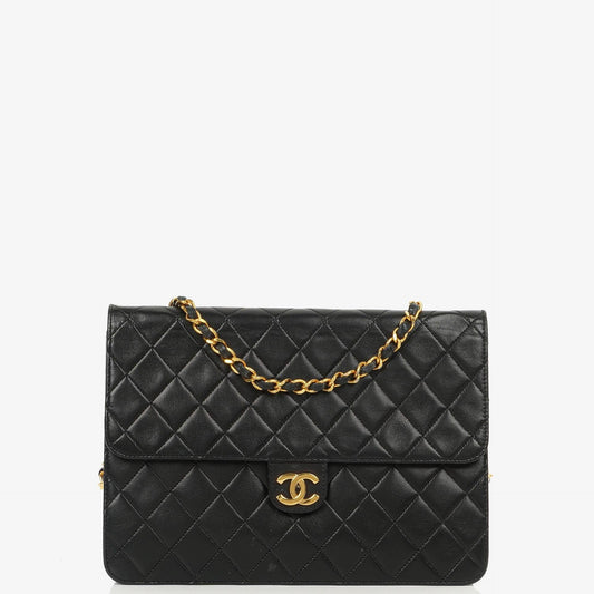 Chanel Vintage Mittlere Klassische Einfachklappe Tasche Schwarzes Gequiltetes Lammleder Mit 24K Vergoldeter Hardware
