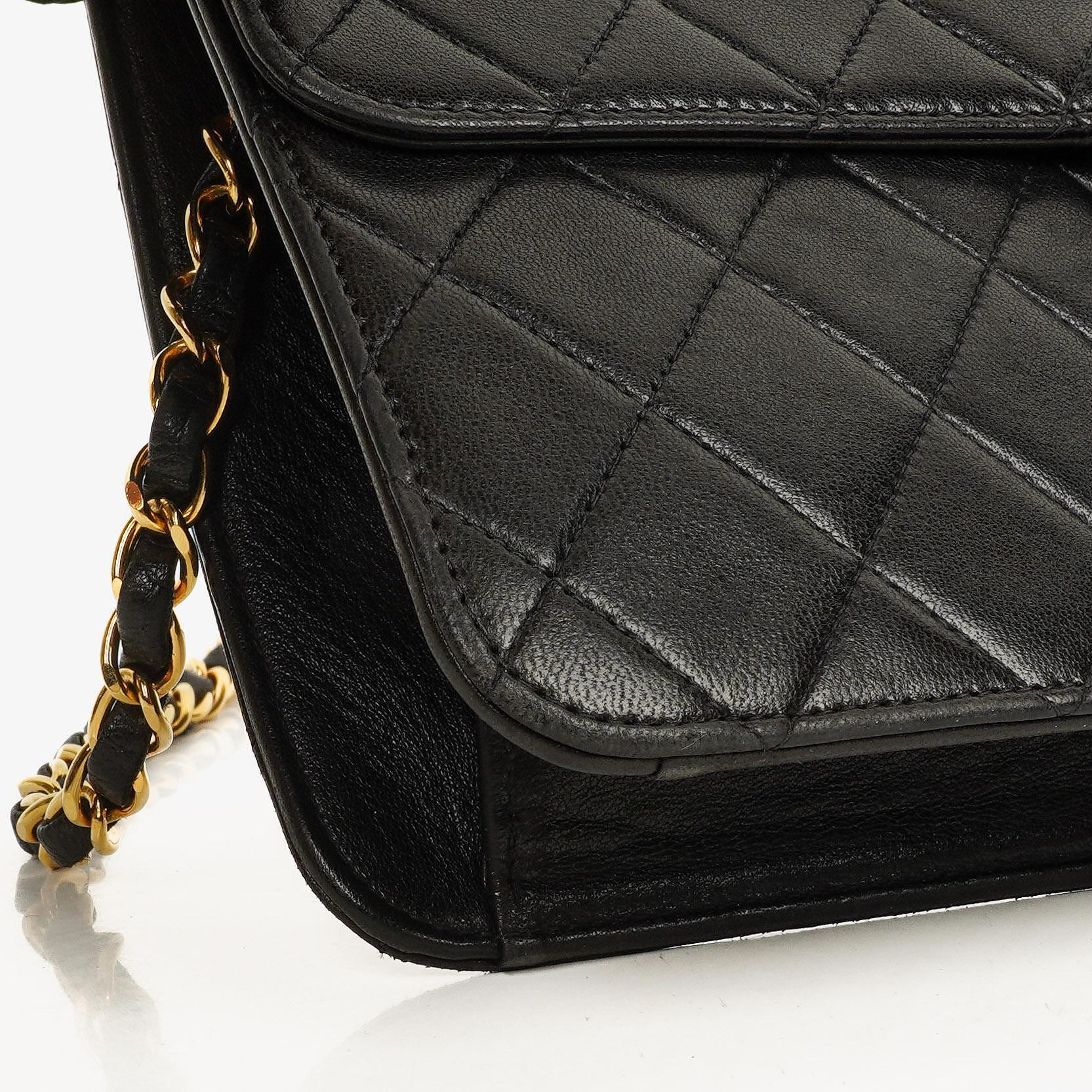 Chanel Vintage Medium Classic Single Flap Tasche aus schwarzem gestepptem Lammleder mit 24K vergoldeten Beschlägen