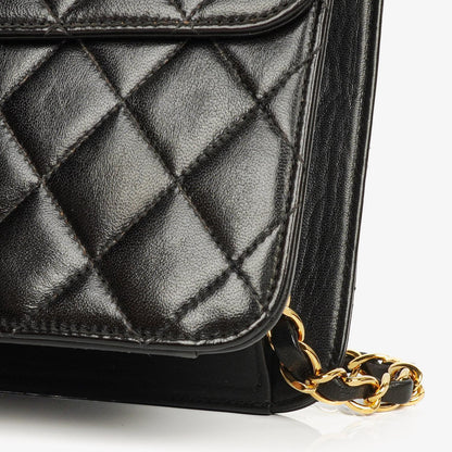 Chanel Vintage Medium Classic Single Flap Tasche aus schwarzem gestepptem Lammleder mit 24K vergoldeten Beschlägen