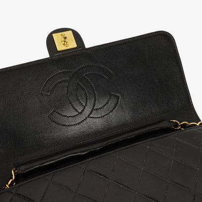 Chanel Vintage Medium Classic Single Flap Tasche aus schwarzem gestepptem Lammleder mit 24K vergoldeten Beschlägen