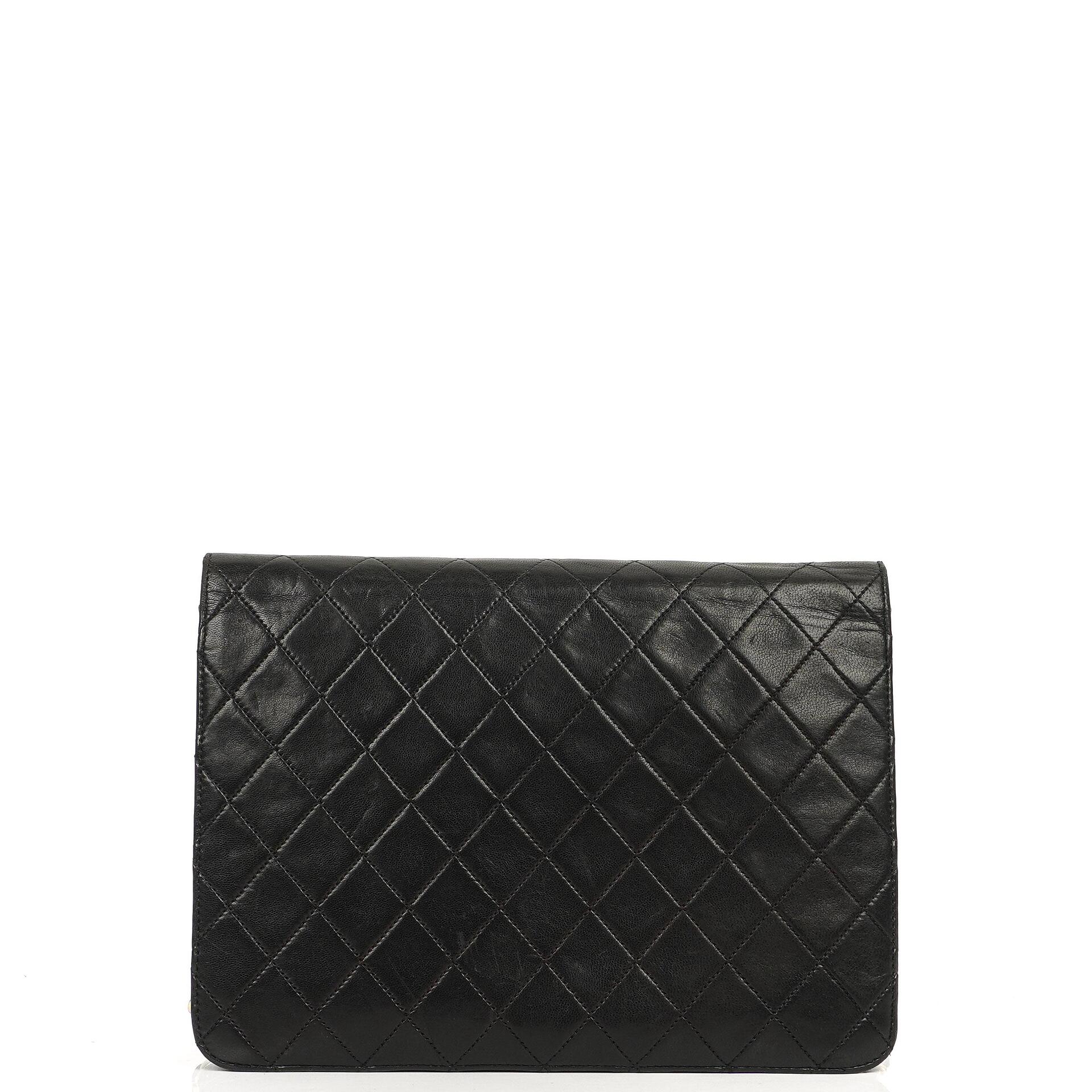 Chanel Vintage Medium Classic Single Flap Bag aus schwarzem gestepptem Lammleder mit goldfarbener Hardware