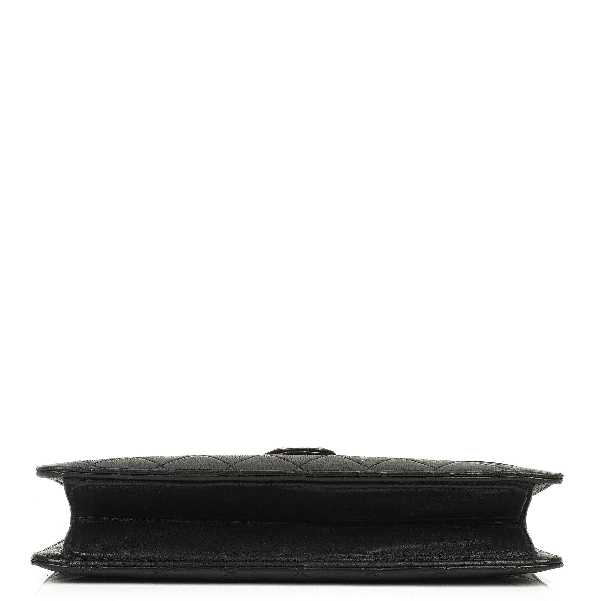Chanel Vintage Medium Classic Single Flap Bag aus schwarzem gestepptem Lammleder mit goldfarbener Hardware