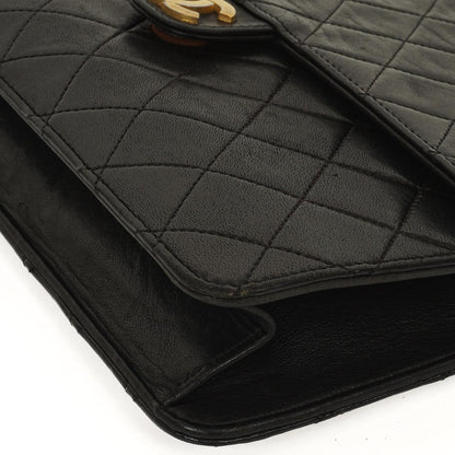 Chanel Vintage Medium Classic Single Flap Bag aus schwarzem gestepptem Lammleder mit goldfarbener Hardware