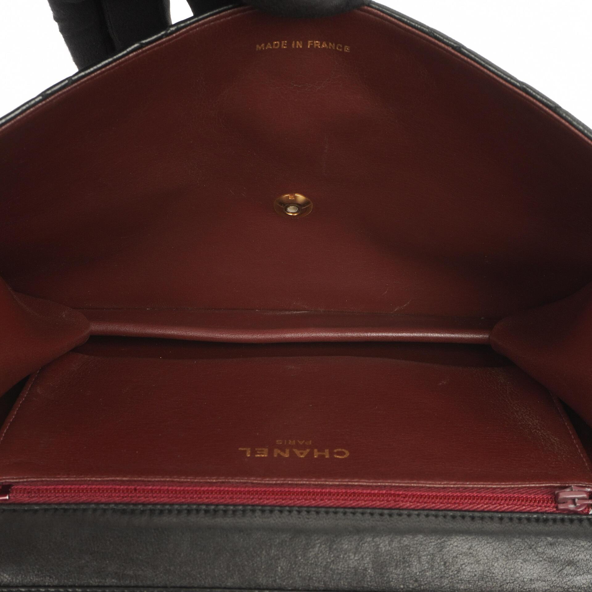 Chanel Vintage Medium Classic Single Flap Bag aus schwarzem gestepptem Lammleder mit goldfarbener Hardware