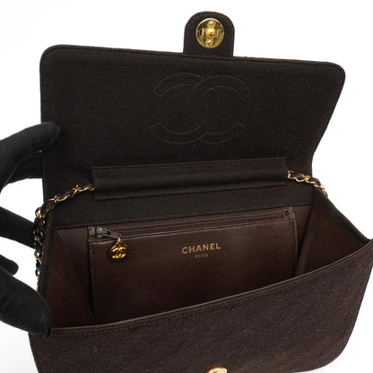 Chanel Vintage Medium Classic Single Flap Bag, Braunes gestepptes Jersey, Goldfarbene Hardware
