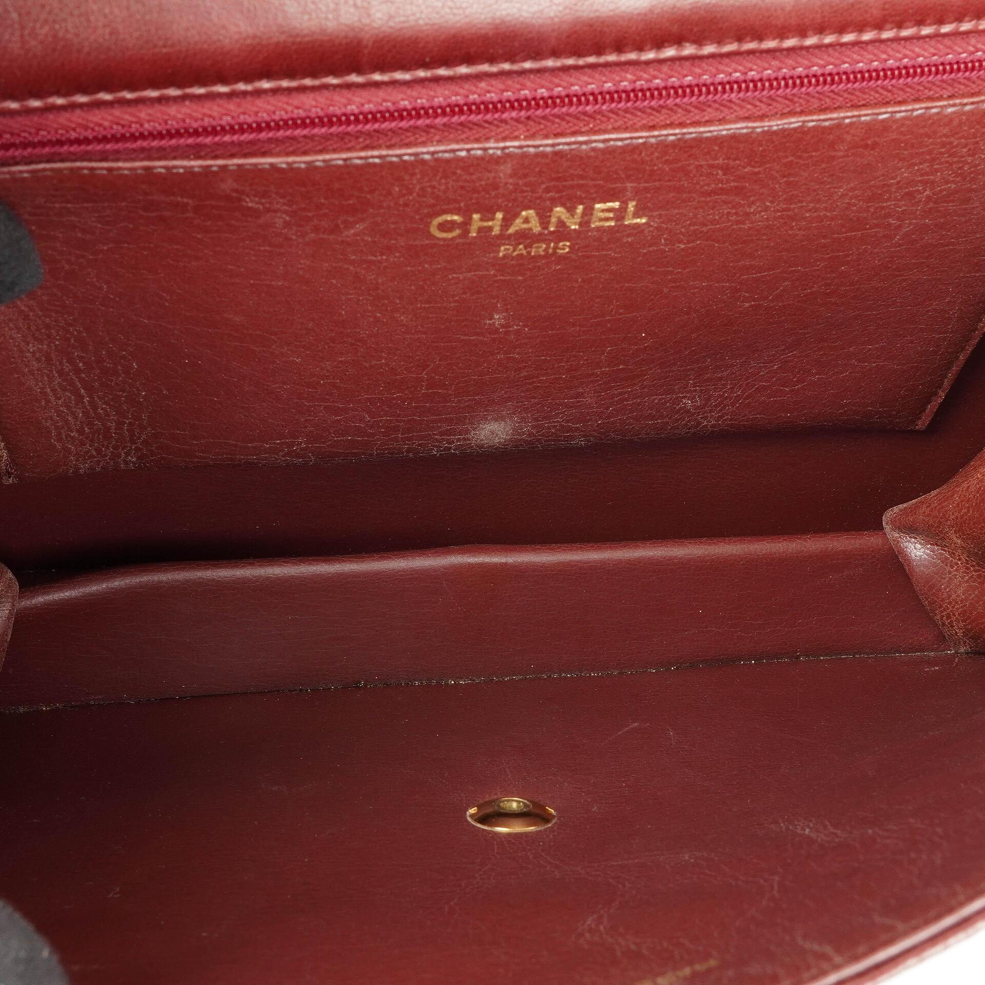 Chanel Vintage Medium Classic Single Flap Bag, Burgunder gestepptes Lammleder, Goldfarbene Hardware