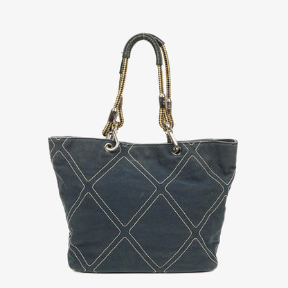 CHANEL Vintage Mittelgroße Cruise Line No.5 Tote aus gestepptem Canvas in Marineblau