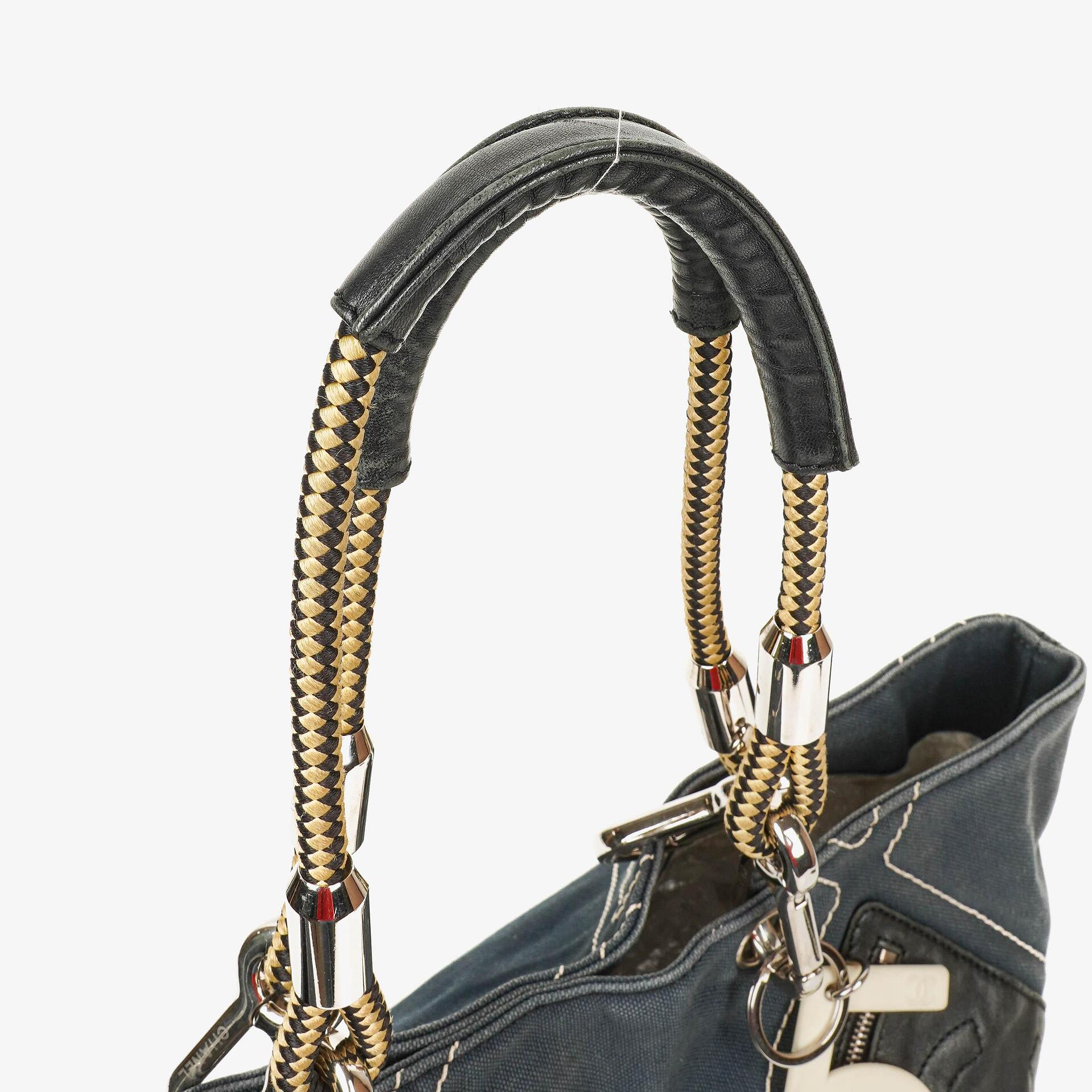 CHANEL Vintage Mittelgroße Cruise Line No.5 Tote aus gestepptem Canvas in Marineblau
