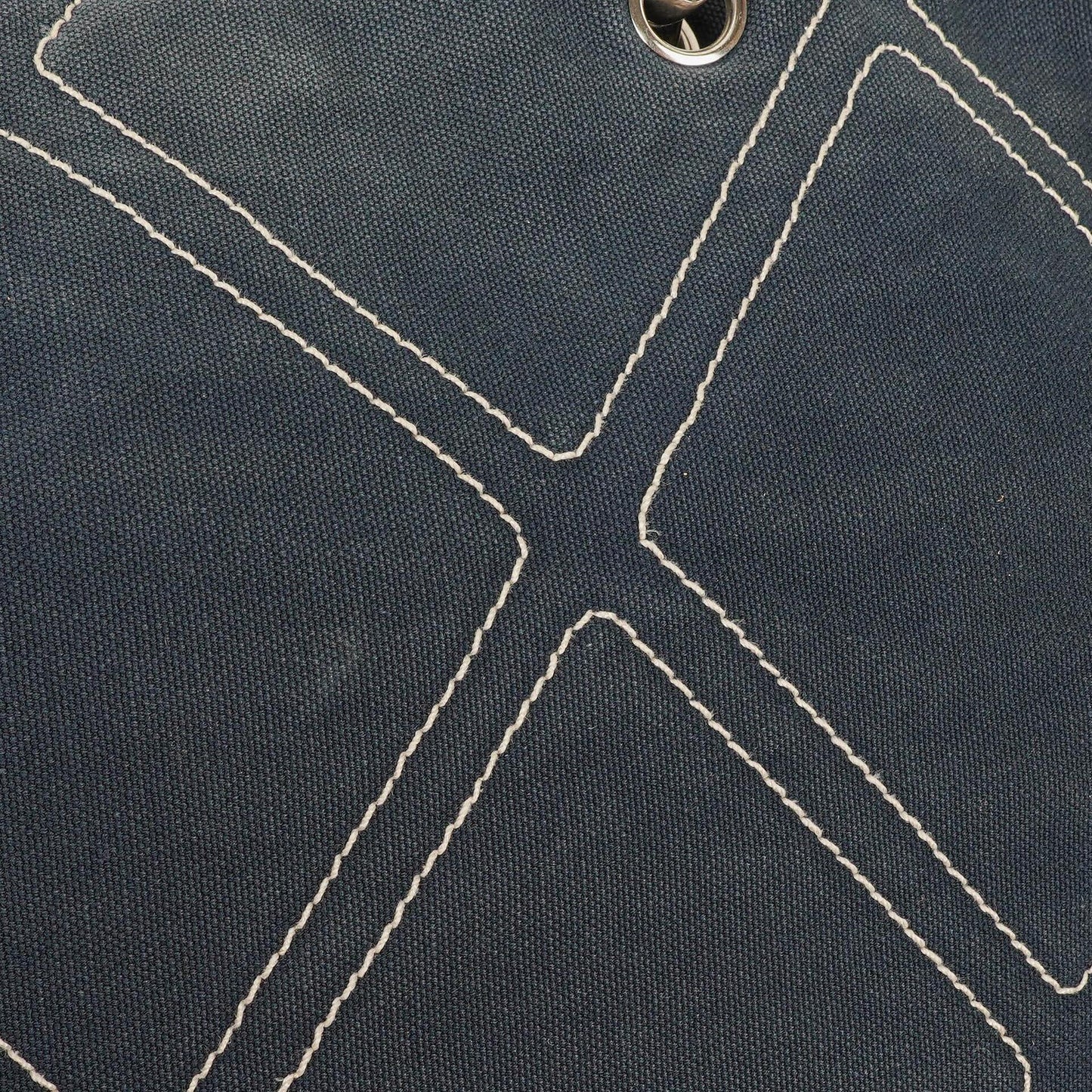 CHANEL Vintage Mittelgroße Cruise Line No.5 Tote aus gestepptem Canvas in Marineblau