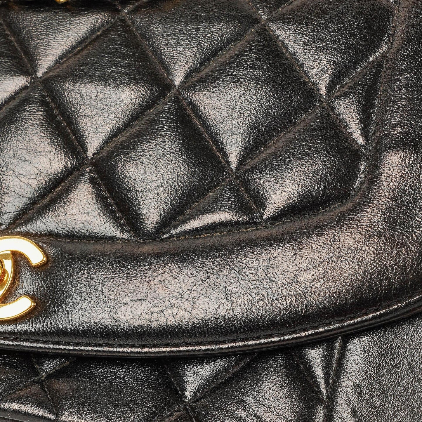 Chanel Vintage Medium Diana schwarze Flap Tasche mit 24K vergoldeten Beschlägen