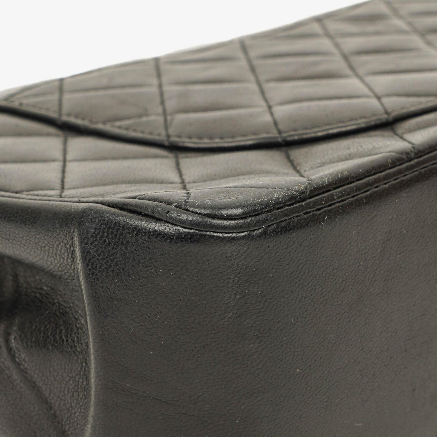 Chanel Vintage Mittelgroße Timeless Classic Double Flap Tasche aus schwarzem gestepptem Lammleder mit 24K vergoldeter Hardware und Mademoiselle-Kette