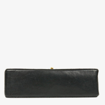 CHANEL Vintage Mittelgroße Timeless Classic Double Flap Tasche aus schwarzem gestepptem Lammleder mit 24K vergoldeter Hardware und Mademoiselle-Kette