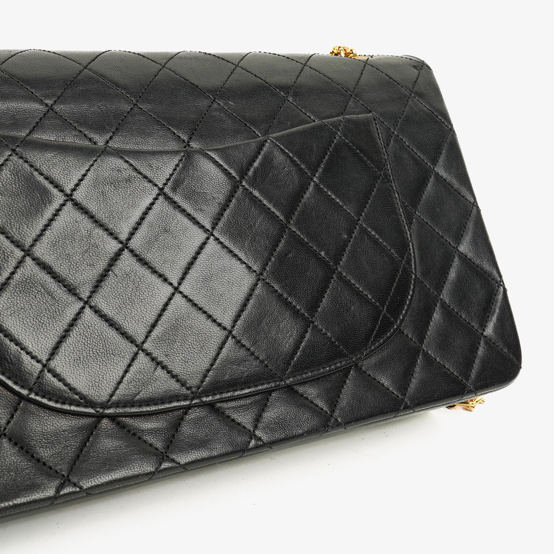 CHANEL Vintage Mittelgroße Timeless Classic Double Flap Tasche aus schwarzem gestepptem Lammleder mit 24K vergoldeter Hardware und Mademoiselle-Kette