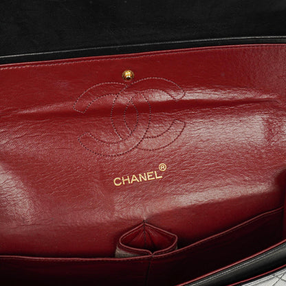 CHANEL Vintage Mittelgroße Timeless Classic Double Flap Tasche aus schwarzem gestepptem Lammleder mit 24K vergoldeter Hardware und Mademoiselle-Kette