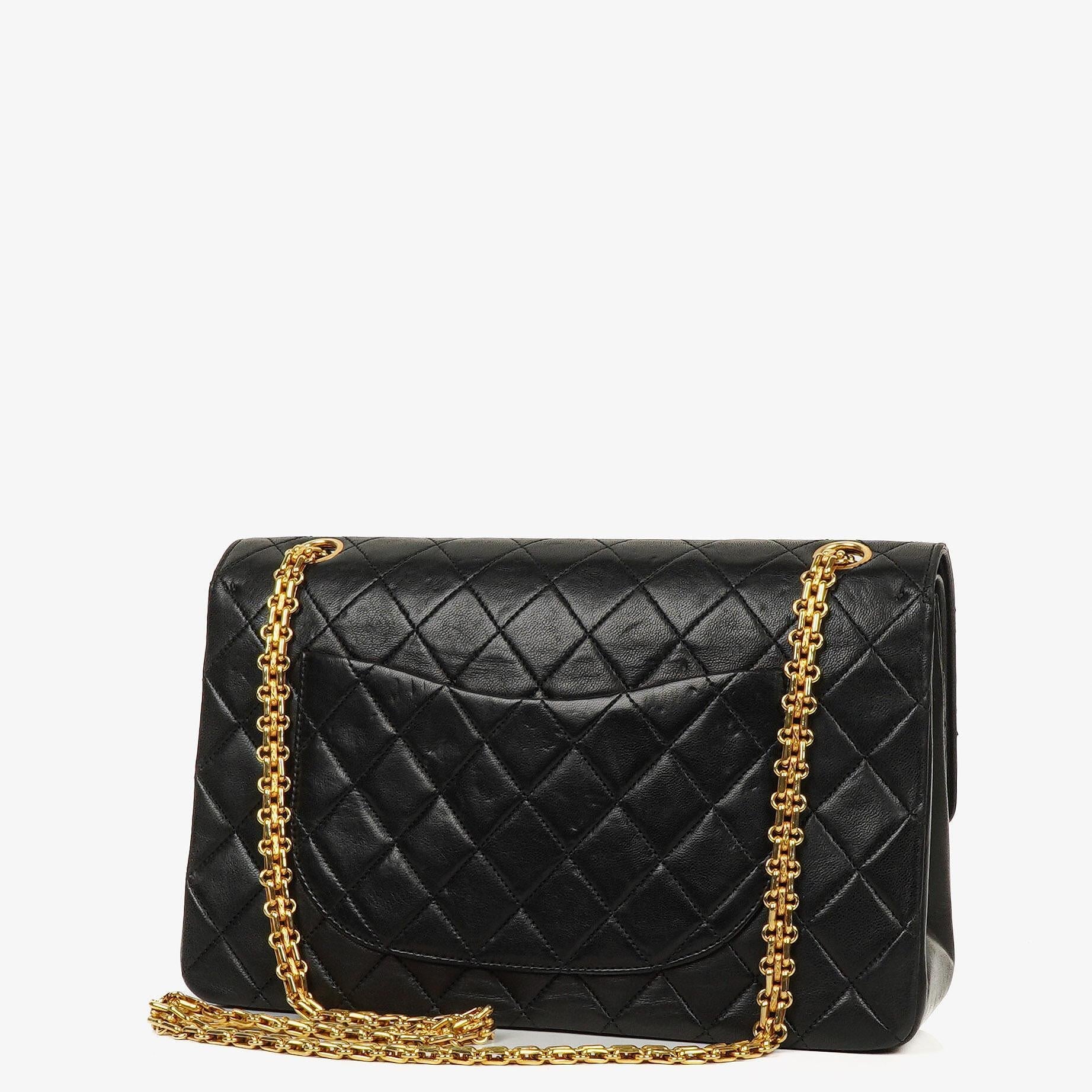 Chanel Vintage mittelgroße Timeless Classic Double Flap Tasche aus schwarzem gestepptem Lammleder mit 24K vergoldeten Beschlägen und Mademoiselle Kette