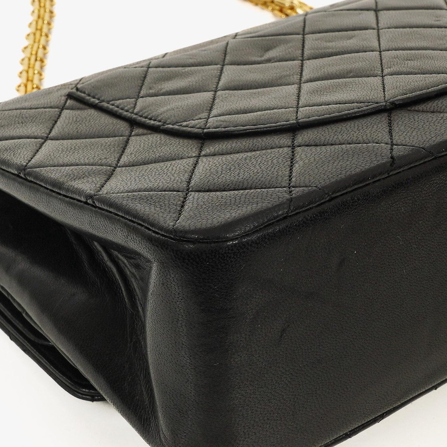 Chanel Vintage mittelgroße Timeless Classic Double Flap Tasche aus schwarzem gestepptem Lammleder mit 24K vergoldeten Beschlägen und Mademoiselle Kette