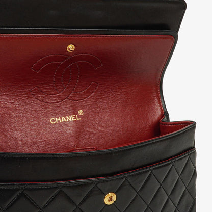 Chanel Vintage mittelgroße Timeless Classic Double Flap Tasche aus schwarzem gestepptem Lammleder mit 24K vergoldeten Beschlägen und Mademoiselle Kette