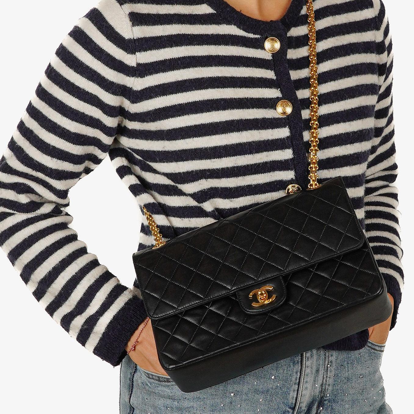 Chanel Vintage mittelgroße Timeless Classic Double Flap Tasche aus schwarzem gestepptem Lammleder mit 24K vergoldeten Beschlägen und Mademoiselle Kette