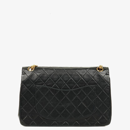 Chanel Vintage Medium Timeless Classic Double Flap Bag aus schwarzem gestepptem Lammleder mit 24K-vergoldeter Hardware und Mademoiselle-Kette