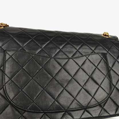 Chanel Vintage Medium Timeless Classic Double Flap Bag aus schwarzem gestepptem Lammleder mit 24K-vergoldeter Hardware und Mademoiselle-Kette
