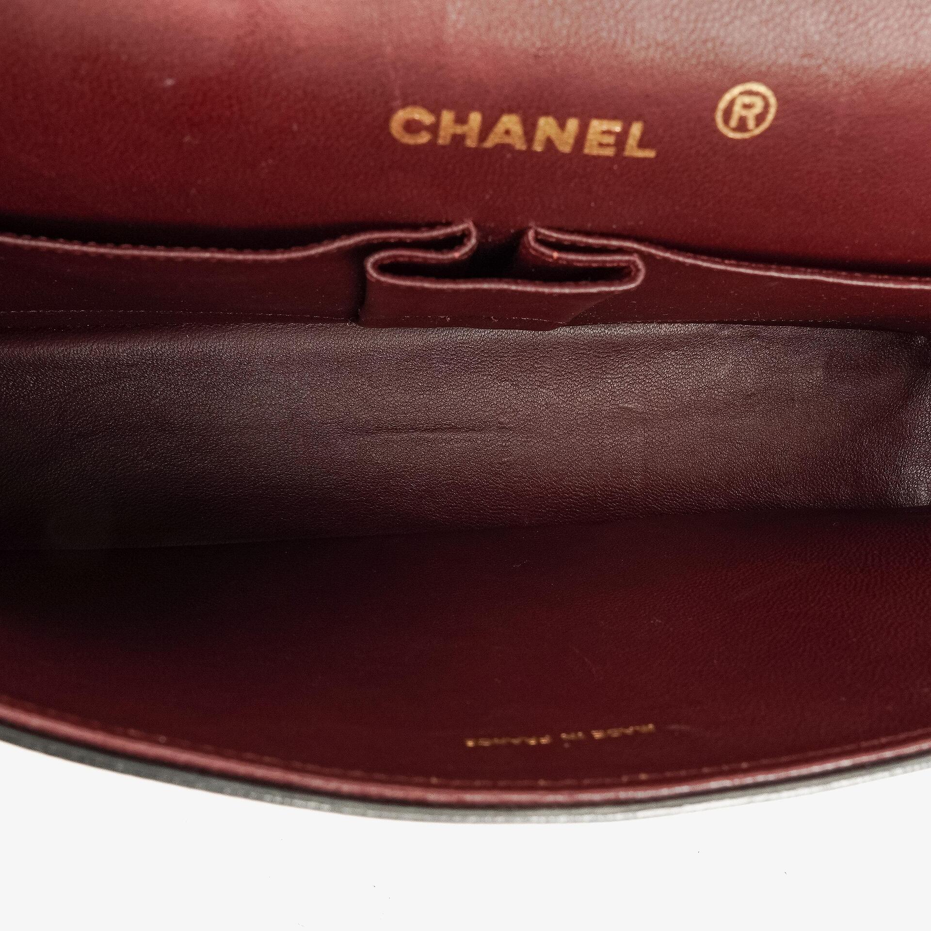 Chanel Vintage Medium Timeless Classic Double Flap Bag aus schwarzem gestepptem Lammleder mit 24K-vergoldeter Hardware und Mademoiselle-Kette