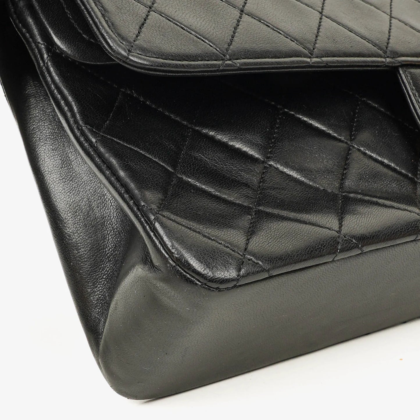 Chanel Vintage Medium Timeless Classic Double Flap Tasche aus schwarzem gestepptem Lammleder mit 24K vergoldeter Hardware und Mademoiselle-Kette