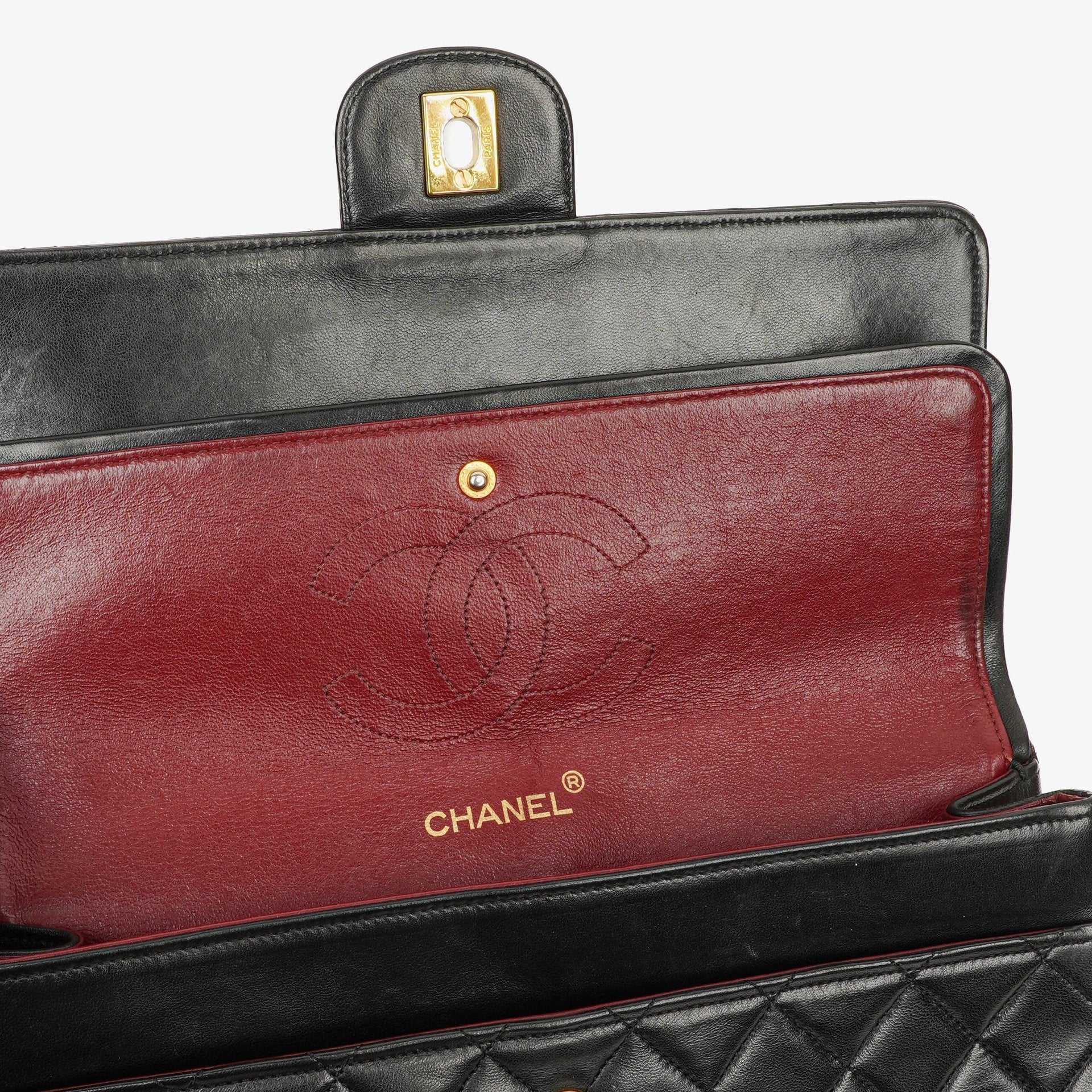 Chanel Vintage Medium Timeless Classic Double Flap Tasche aus schwarzem gestepptem Lammleder mit 24K vergoldeter Hardware und Mademoiselle-Kette