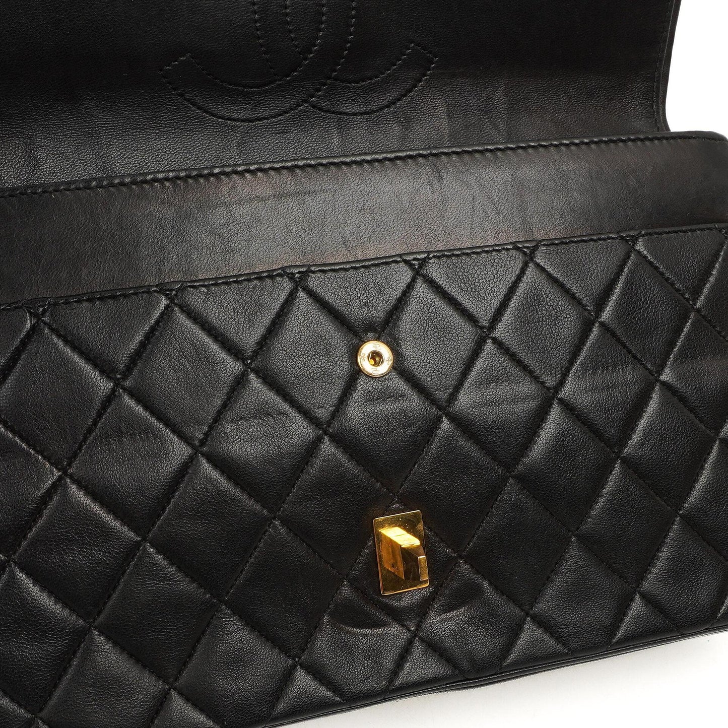 Chanel Vintage Medium Timeless Classic Double Flap Bag Gequiltetes Lammleder Schwarz mit 24K Vergoldeter Hardware und Mademoiselle Kette