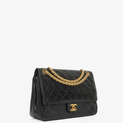 Chanel Vintage Medium Timeless Classic Double Flap Tasche aus schwarzem gestepptem Lammleder mit 24K vergoldeter Hardware und Mademoiselle Kette