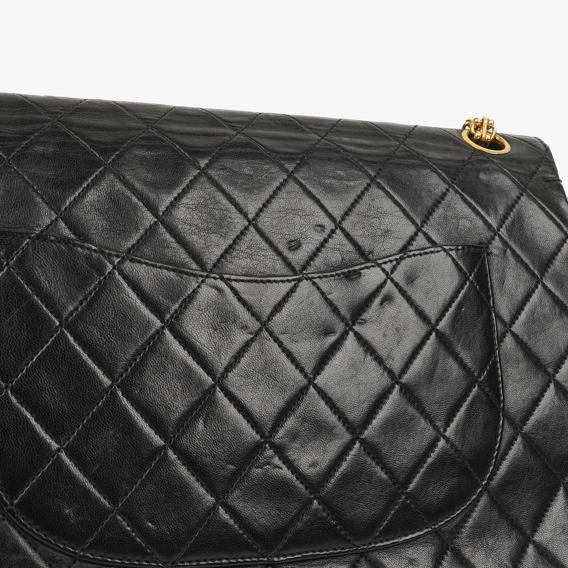 Chanel Vintage Medium Timeless Classic Double Flap Tasche aus schwarzem gestepptem Lammleder mit 24K vergoldeter Hardware und Mademoiselle Kette