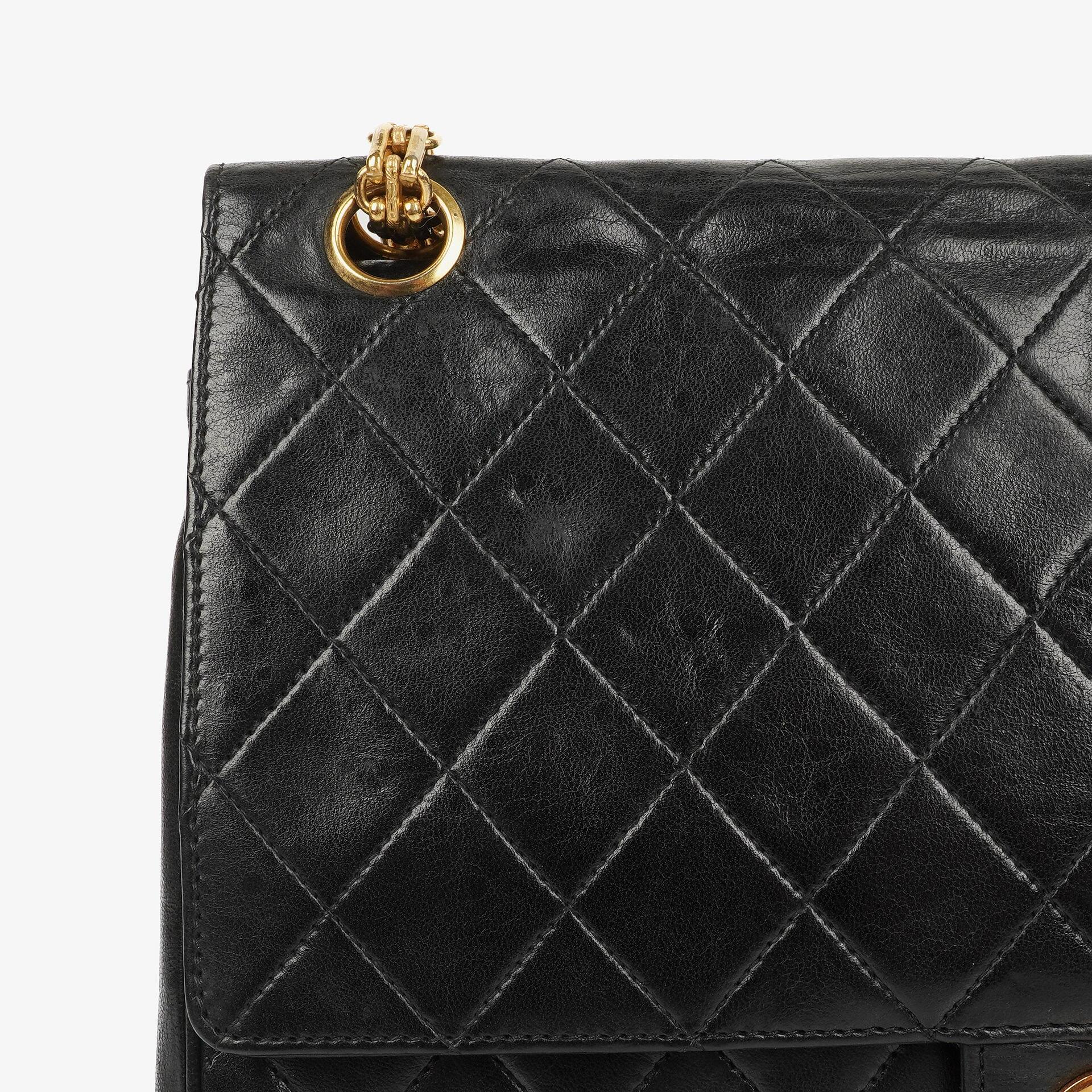 Chanel Vintage Medium Timeless Classic Double Flap Tasche aus schwarzem gestepptem Lammleder mit 24K vergoldeter Hardware und Mademoiselle Kette