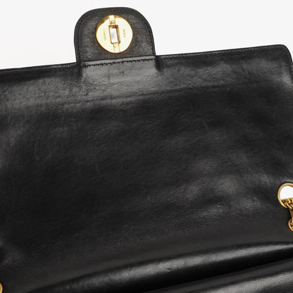 Chanel Vintage Medium Timeless Classic Double Flap Tasche aus schwarzem gestepptem Lammleder mit 24K vergoldeter Hardware und Mademoiselle Kette