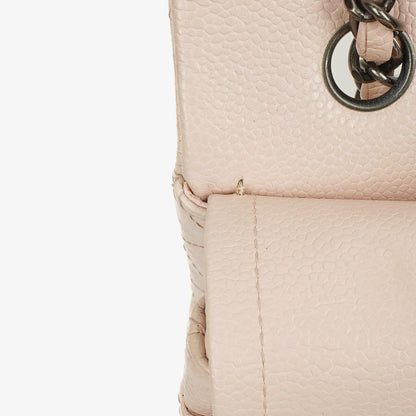 Chanel Mittelgroße Timeless Classic Double Flap Tasche aus elfenbeinfarbenem Caviar gestepptem Lammleder mit silberfarbener Hardware